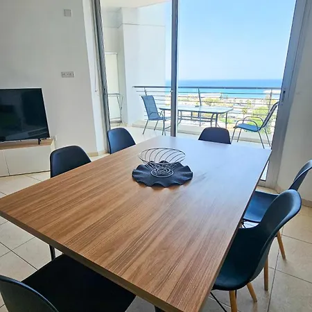 Paradise Palms Seaview Apartman *