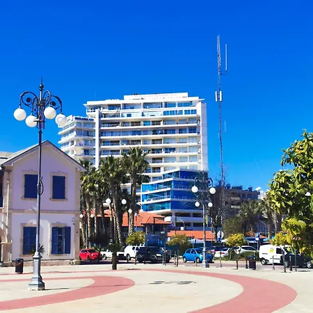 Paradise Palms Seaview Apartman *