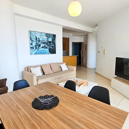 Paradise Palms Seaview 라르나카