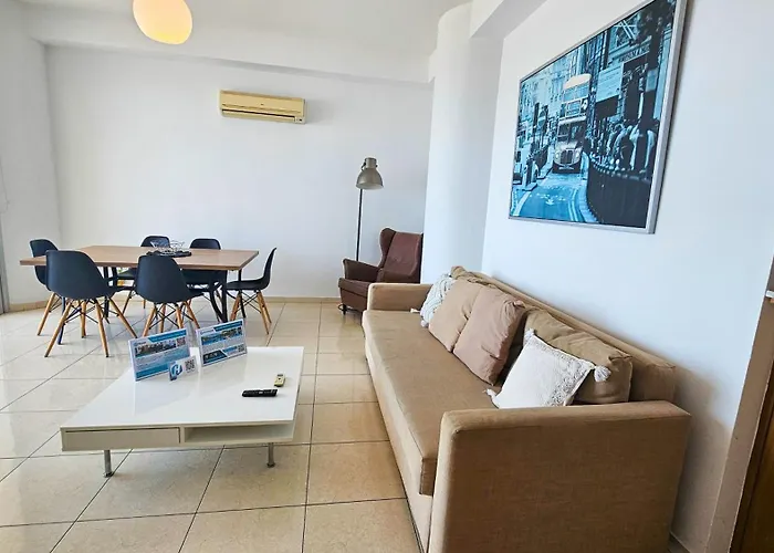 דירה Paradise Palms Seaview לרנקה